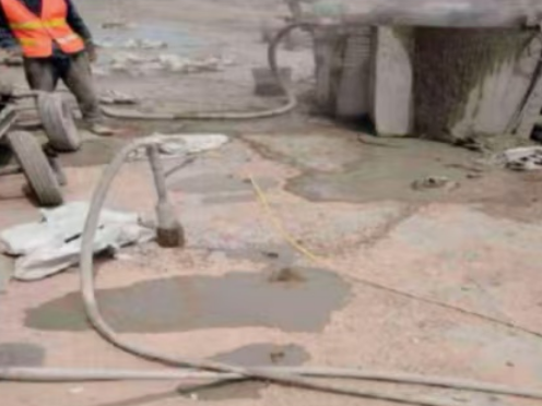 扎赉特水泥混凝土路面板底注浆技术 路面脱空注浆整治方案